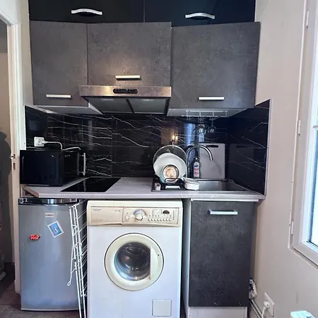 Apartment Studette Pour Etudiante, Proche De La Tour Eiffel *