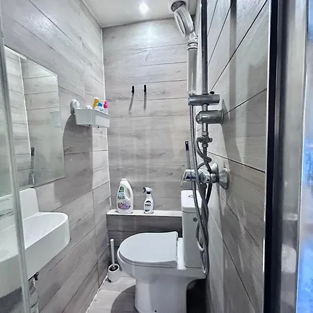 Appartement Studette Pour Etudiante, Proche De La Tour Eiffel Parijs